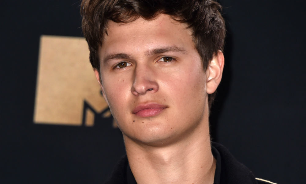 Ansel Elgort fará remake de musical