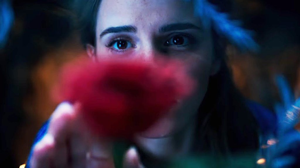Todos os looks da Emma Watson como Bela que já vimos até agora