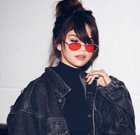 Selena Gomez está de volta ao mundo da moda e vai lançar coleção