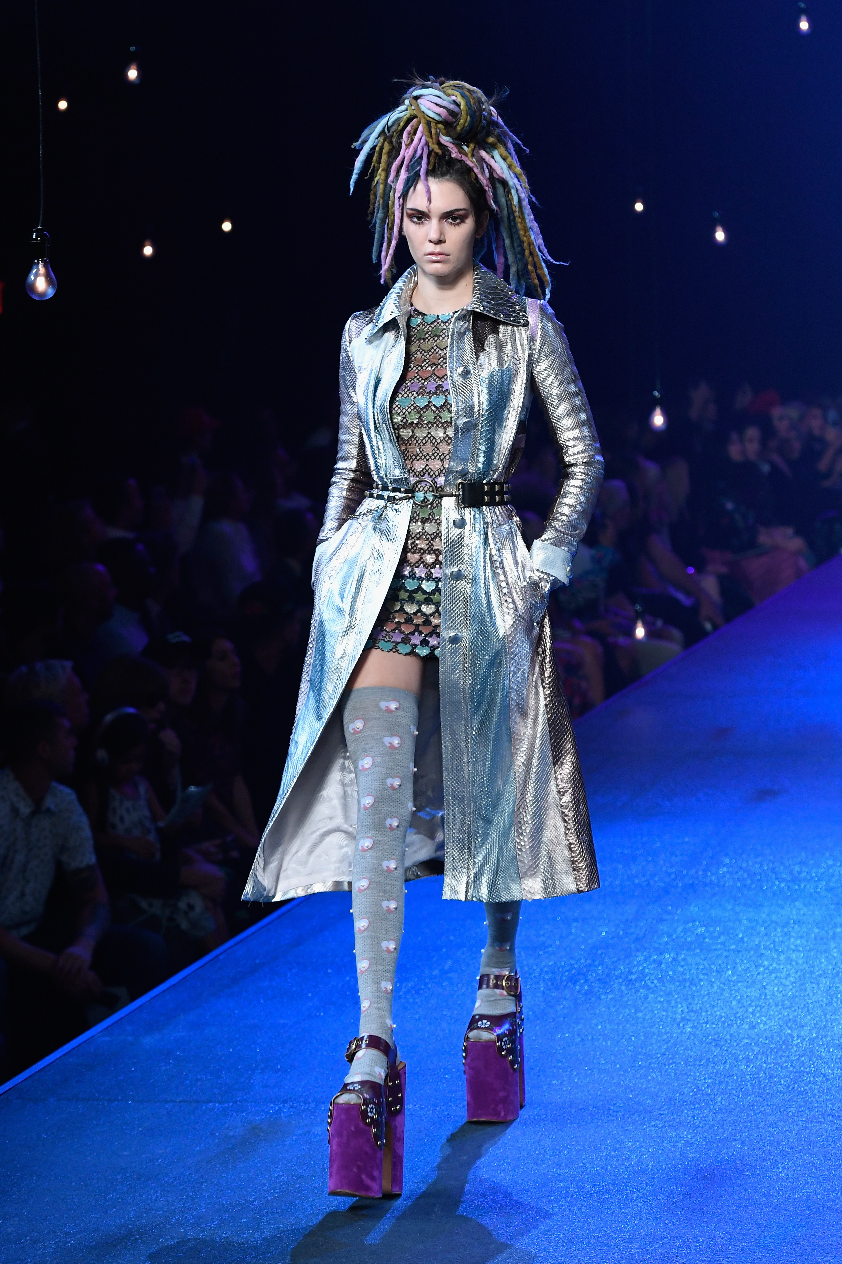Kendall Jenner para Marc Jacobs Kendall Jenner desfila para a coleçãod e verão 2017 da Marc Jacobs na NYFW. Foto: