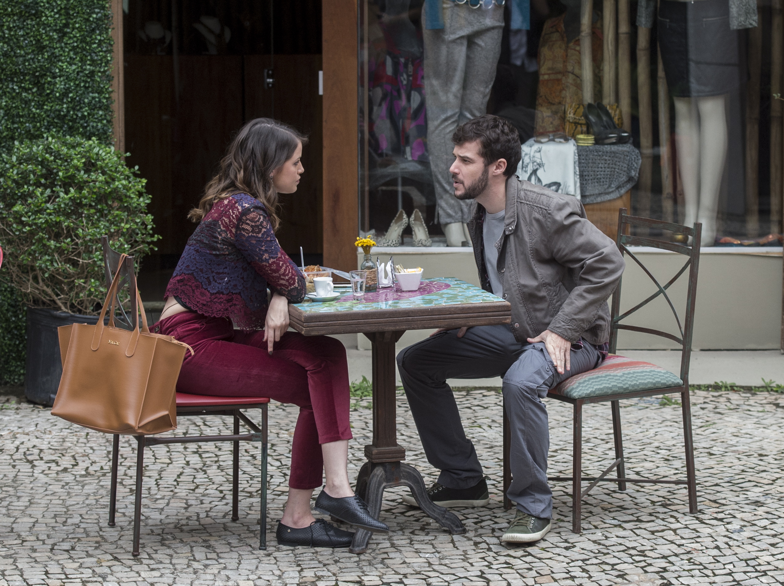 Cap 86  Camila (Agatha Moreira) e Giovanni (Jayme Matarazzo)