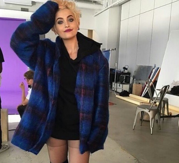 Paris Jackson é vítima de cyberbullying e diz que tentou suicídio