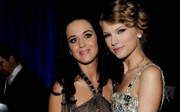 Katy Perry pede desculpas e diz que perdoa Taylor Swift