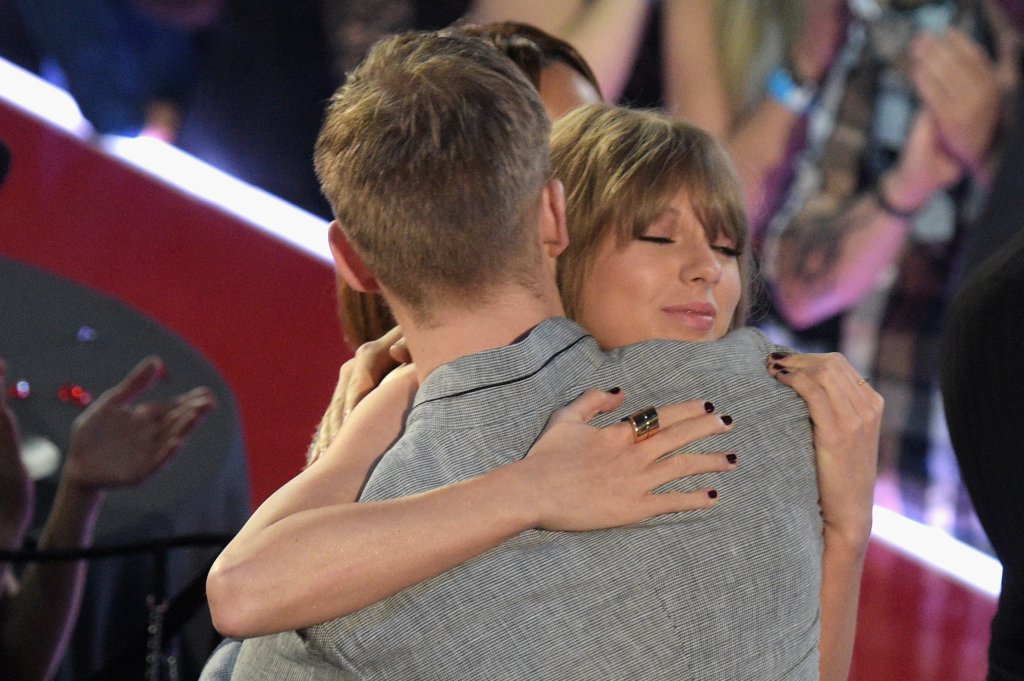 Taylor Swift e Calvin Harris são amigos de novo