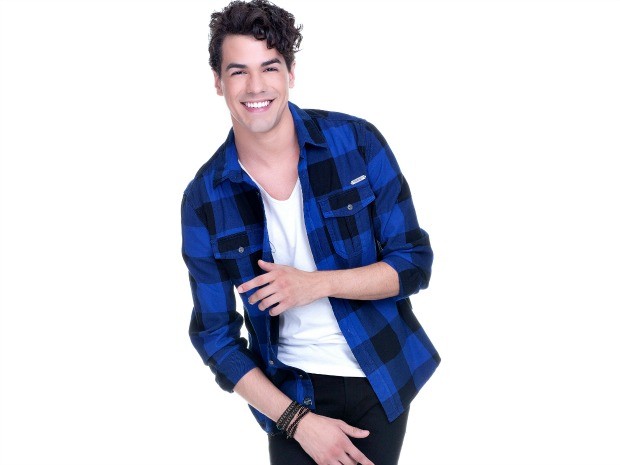 Sam Alves lança nova fase em sua carreira com clipe ousado