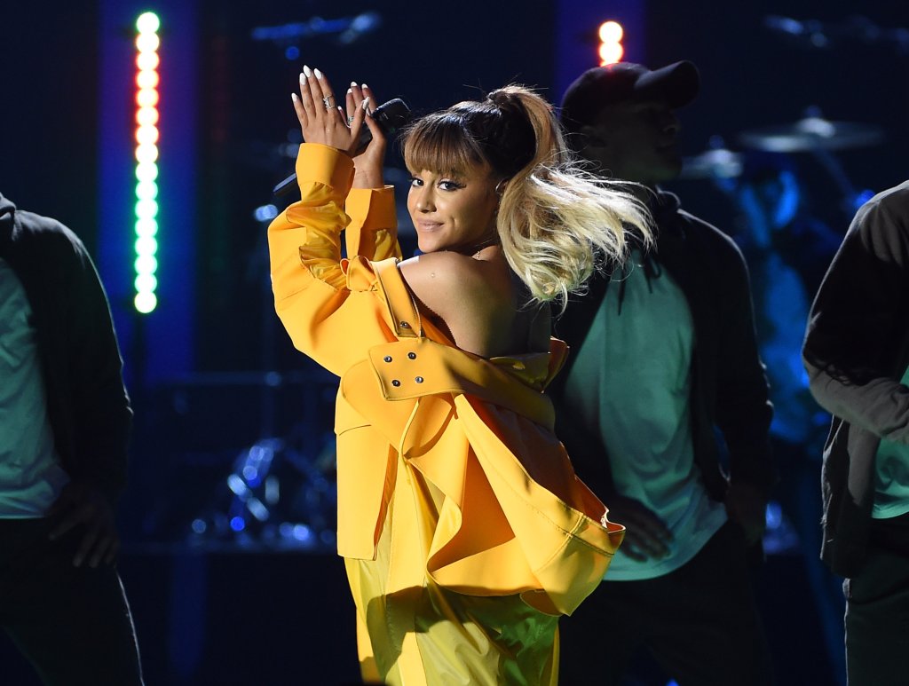 Ariana Grande está muito fofa no pôster de Hairspray Live!