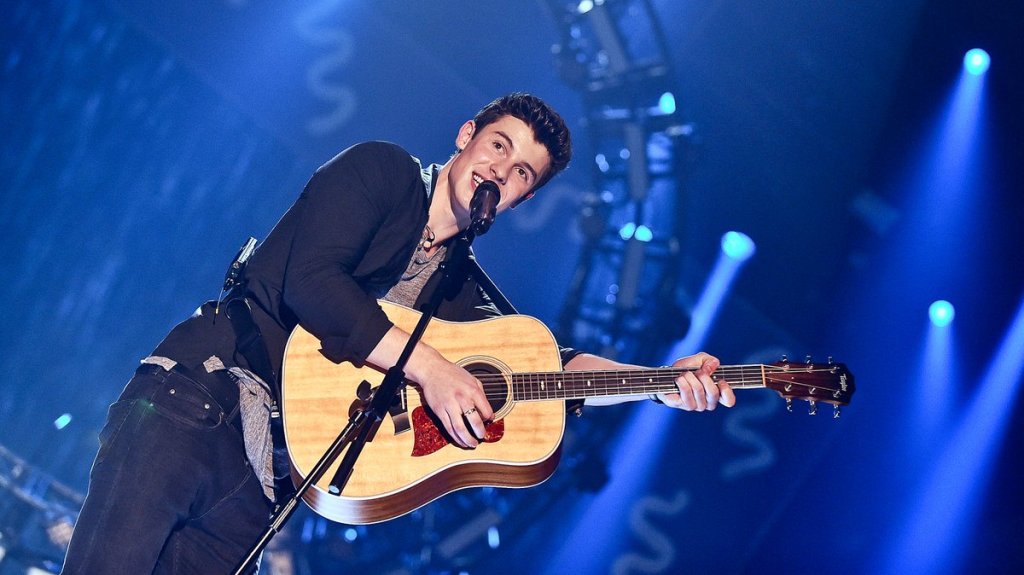 Shawn Mendes, Niall, DNCE e Little Mix cantam no Radio1TeenAwards