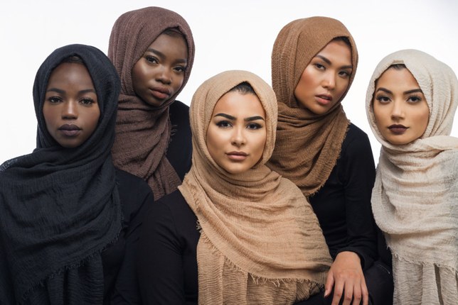 Blogueira cria hijabs nudes para vários tons de pele. Yay!