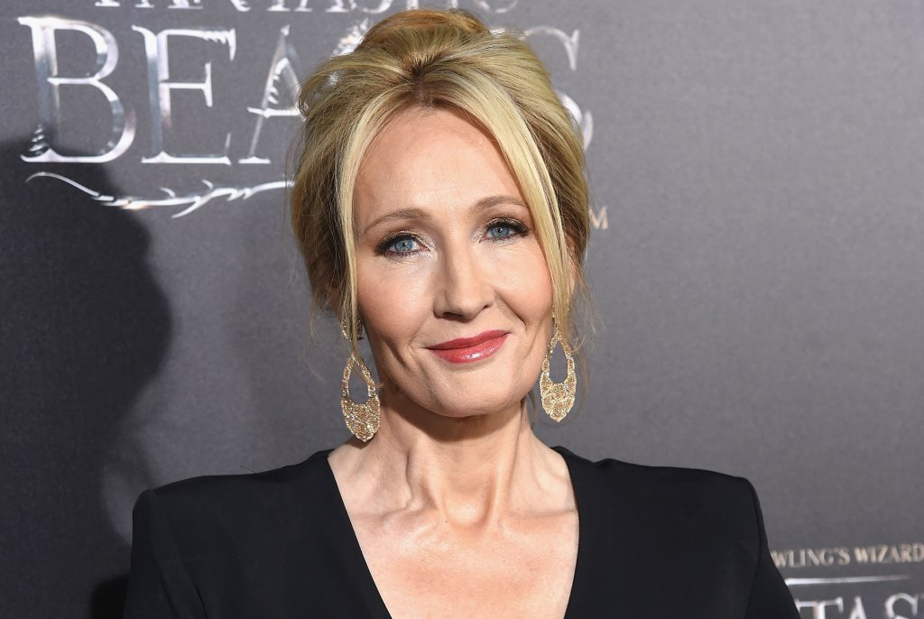 J.K. Rowling fala sobre manter Johnny Depp em Animais Fantásticos