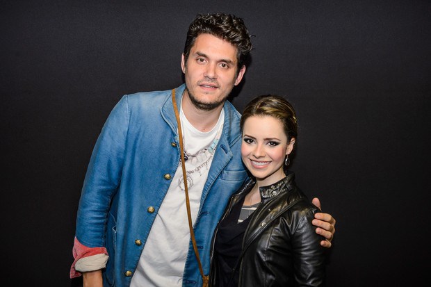 John Mayer deu em cima da Sandy na frente do marido dela (!)