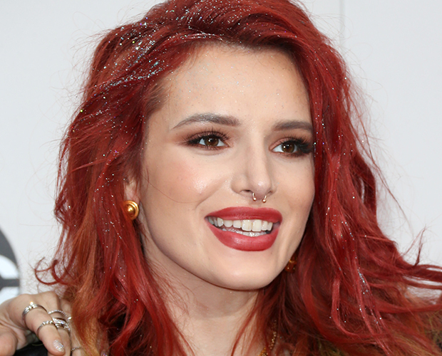 make-ama-2016-bella-thorne