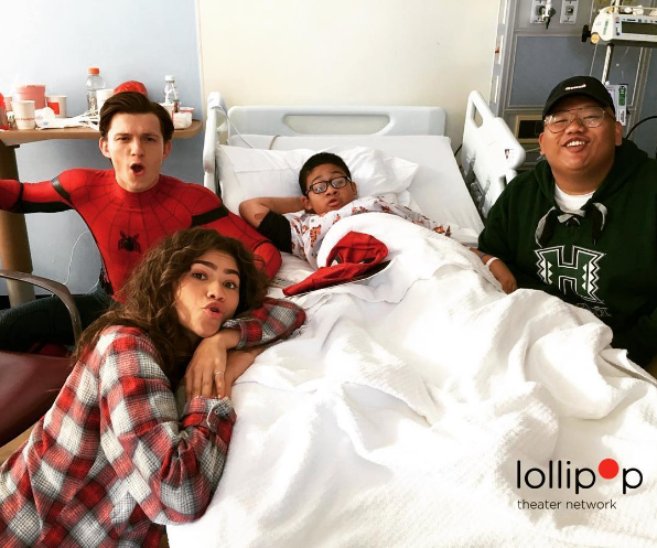 Tom Holland visita hospital vestido de Homem-Aranha com Zendaya