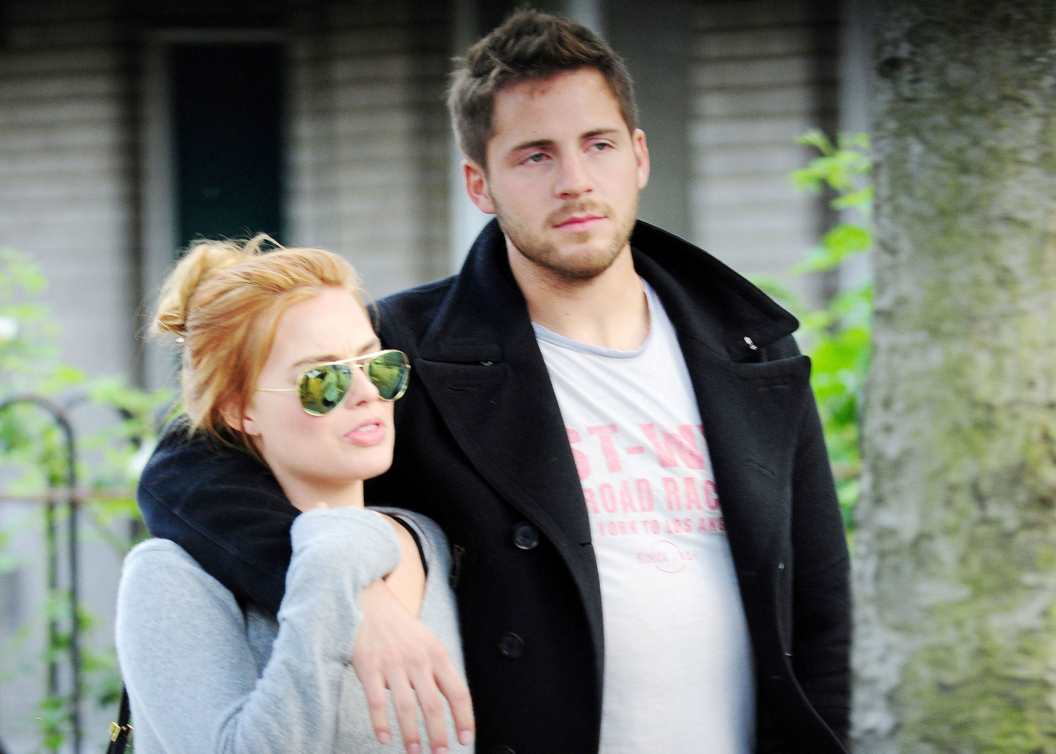 margot-robbie-Tom-Ackerely AKM-GSI
