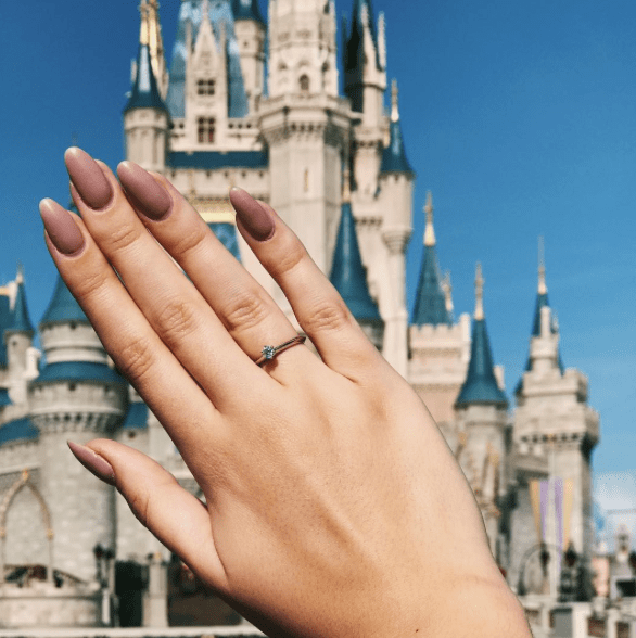 Niina Secrets conta como foi pedida em casamento na Disney