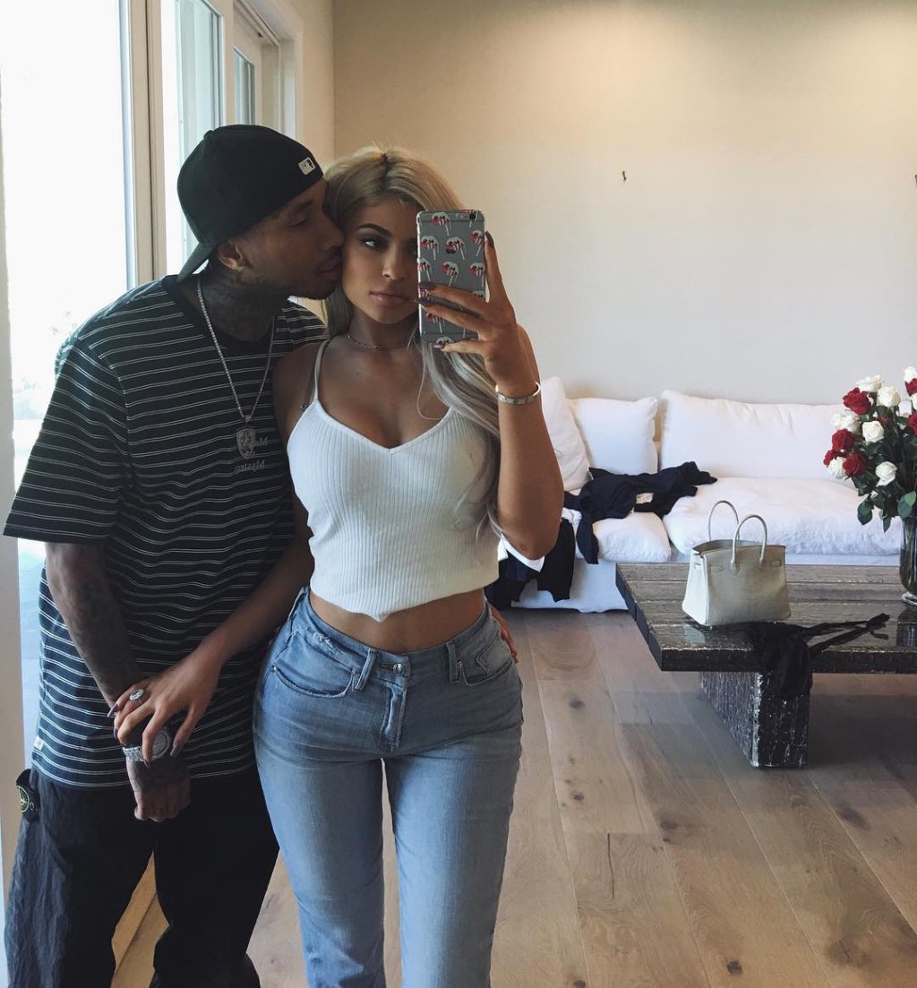 Kylie Jenner faz tatuagem em homenagem a Tyga