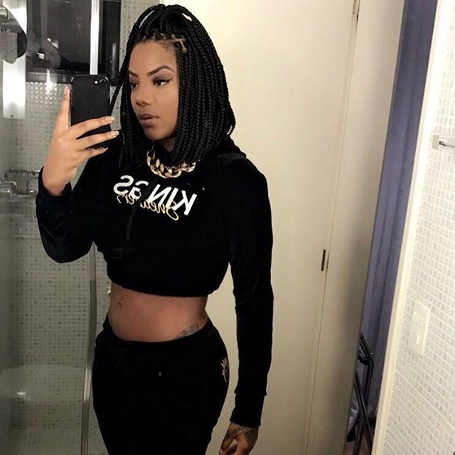 Ludmilla posta foto com cropped e diz: “gostando mais de mim”