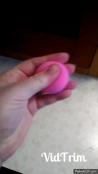 Desafio: garotos tentam adivinhar o que é esta esponja de make