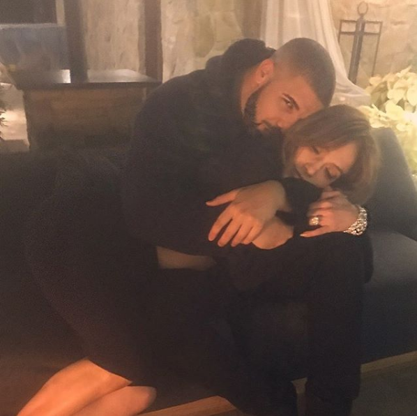 Jennifer Lopez finalmente confirma parceria com Drake