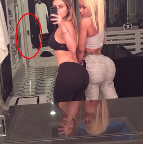 kim-kardashian-photoshop-selfie kim-kardashian-photoshop-selfie