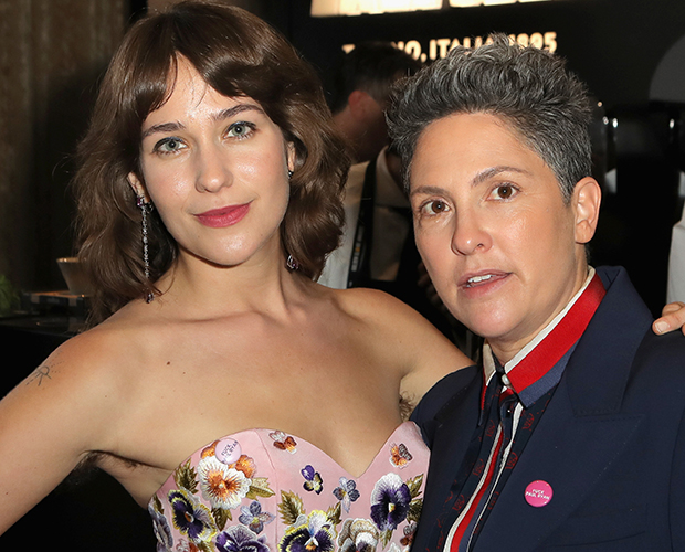 lola-kirke-pelos-axila lola-kirke-pelos-axila