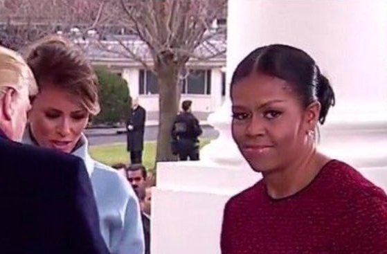 Desconfortável em posse de Donald Trump, Michelle Obama vira meme