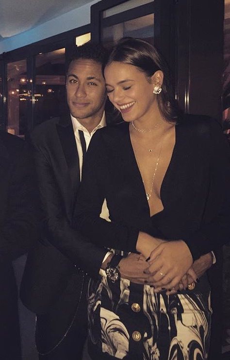 Neymar vai pedir Bruna Marquezine em casamento, diz site