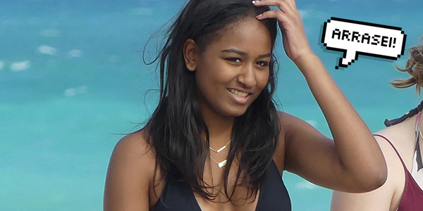 Sasha Obama aposta em amarração diferente no top do biquíni