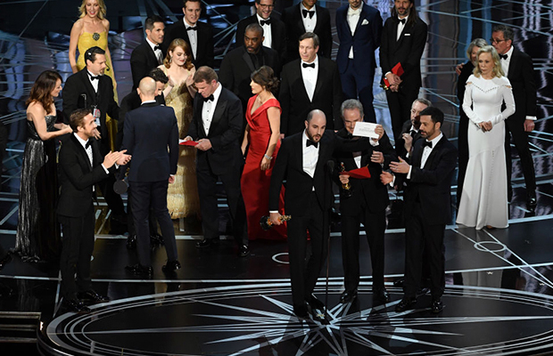 Oscar erra ao anunciar categoria de “melhor filme”