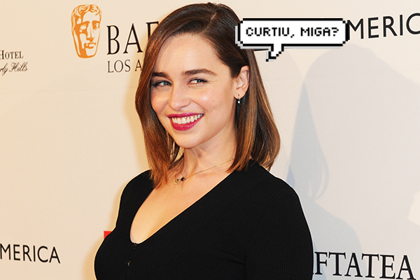 Emilia Clarke, de Game of Thrones, está linda de franjinha!