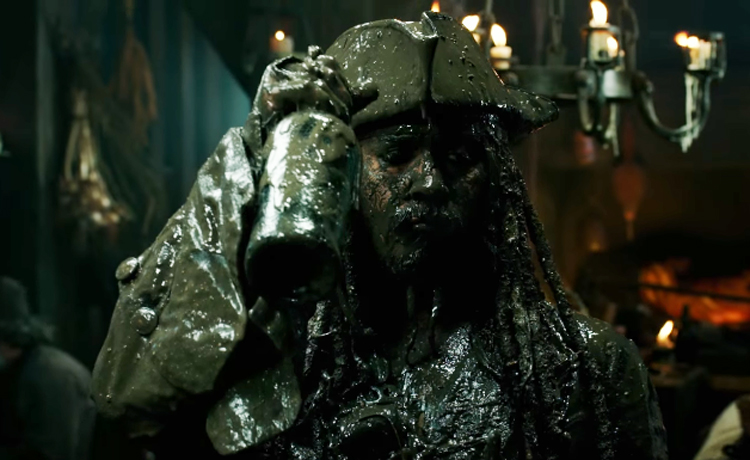 Jack Sparrow está de volta em novo trailer de Piratas do Caribe 5