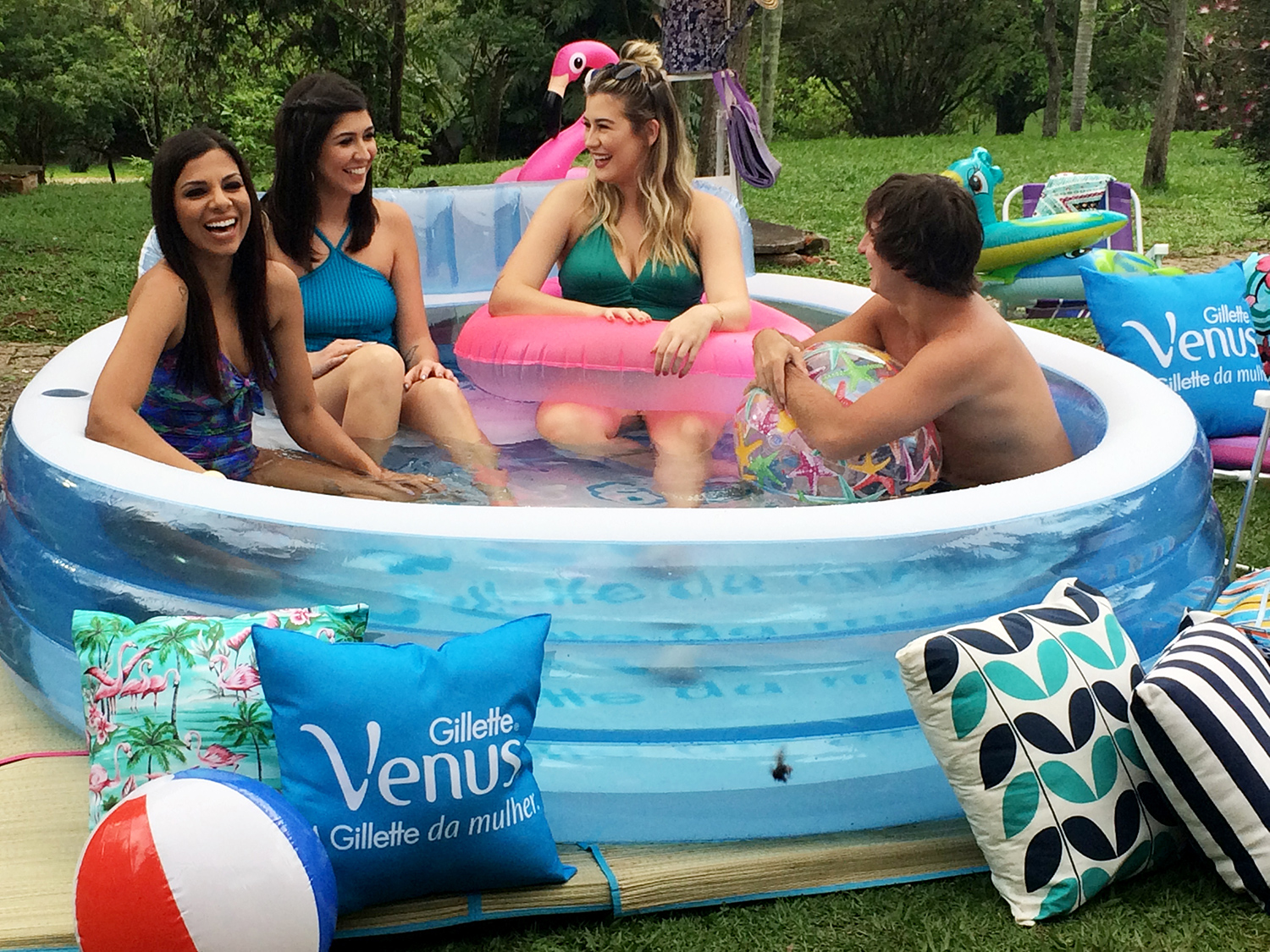 Pool Party by Gillette Venus Pool Party by Gillette Venus