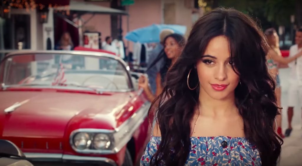 Camila Cabello tá linda no clipe de Hey Ma com J Balvin e Pitbull