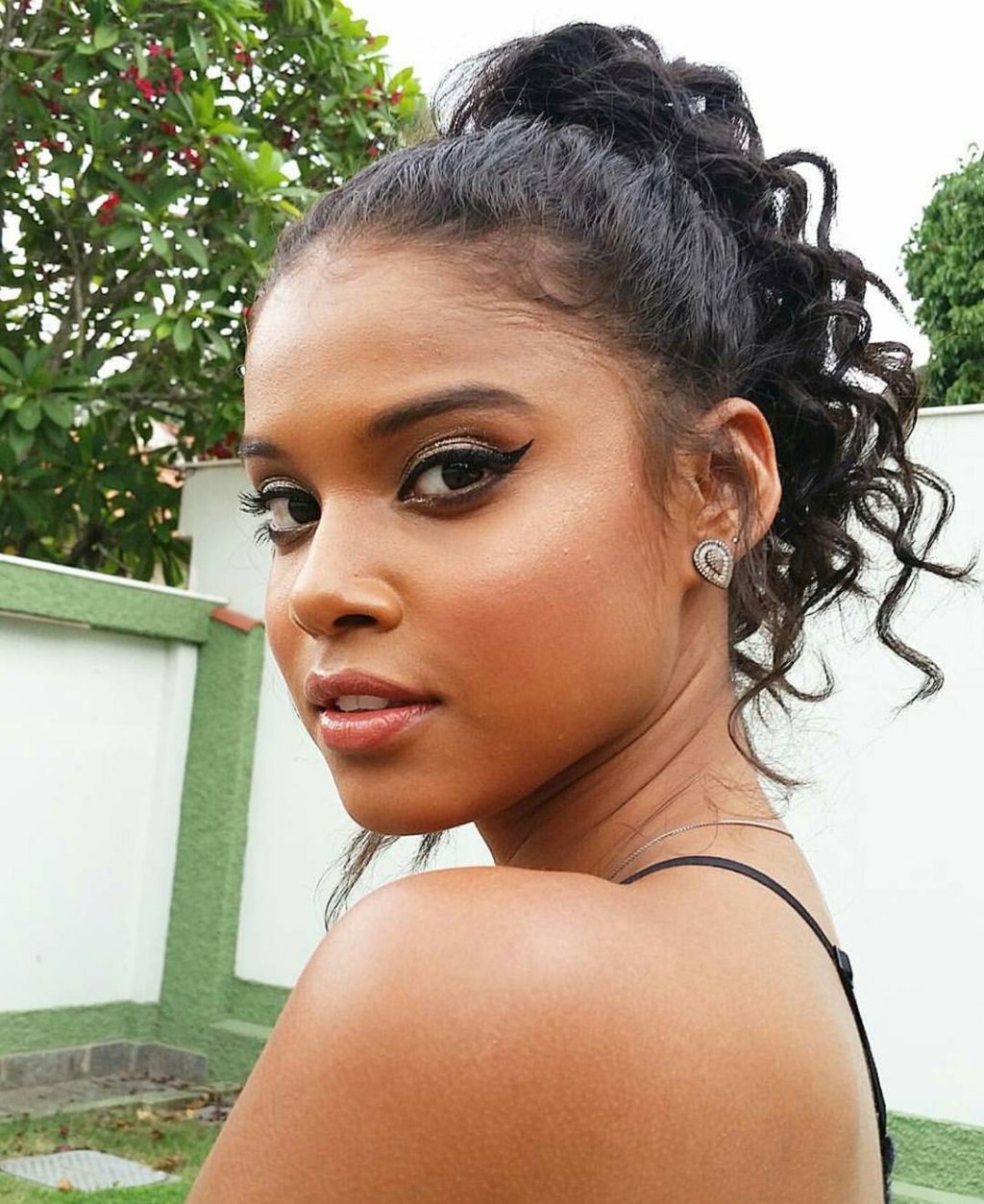 Aline Dias, de Malhação, está grávida de seu primeiro filho