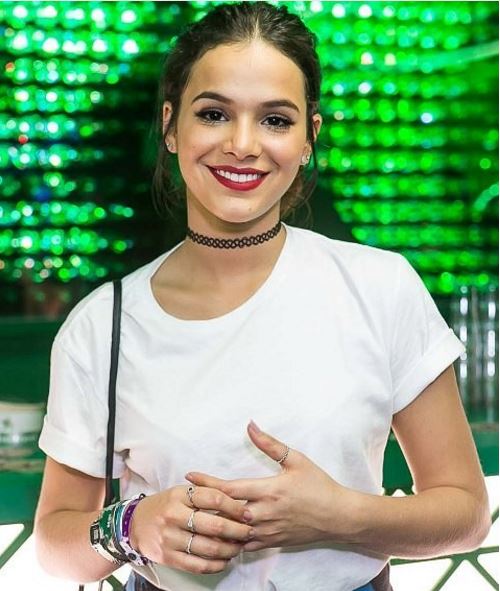 Alerta de tendência: o sutiã transparente da Bruna Marquezine