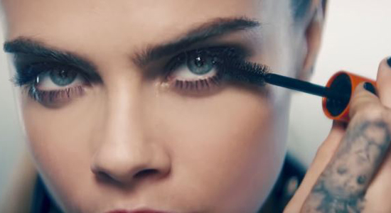 cara-delevingne-comercial-Rimmel