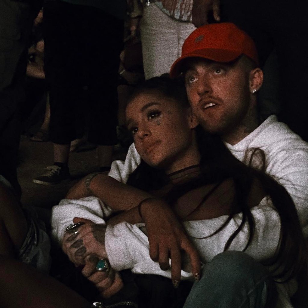 Ariana Grande chora ao cantar sobre Mac Miller em show