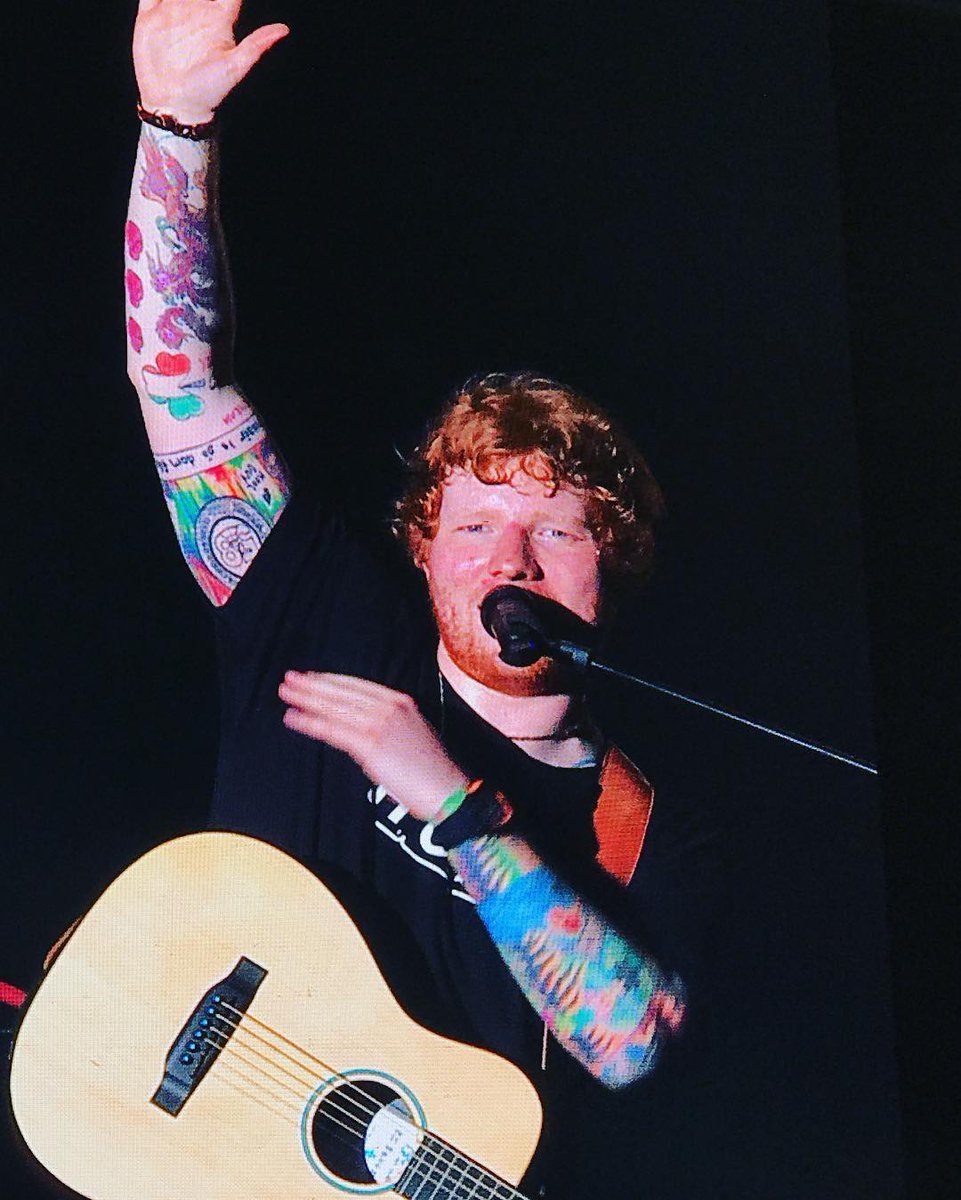 Ed Sheeran foi só sorrisos e músicas lindas em seu show em SP