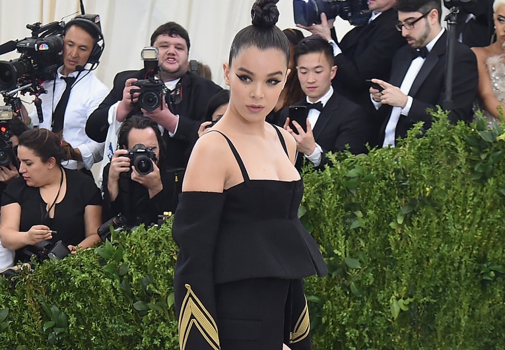 Hailee Steinfeld sobre Justin Bieber: “Somos amigos há anos”