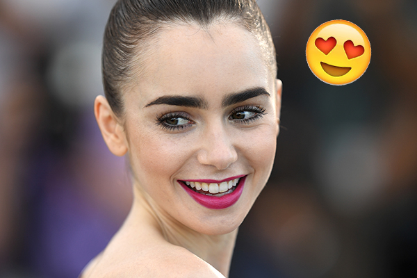Lily Collins usa rabo de cavalo diferentão e muito estiloso