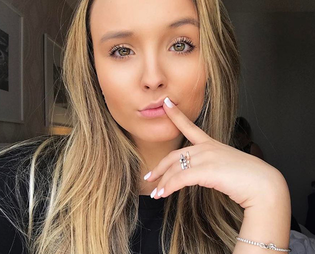 Larissa Manoela conta quais looks antigos ela repetiria – ou não!