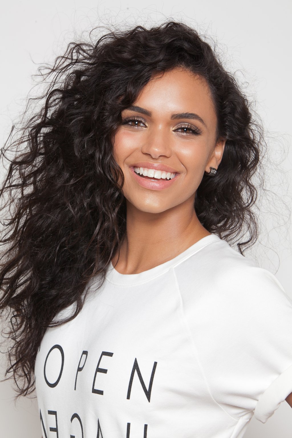 New Star: Giovana Cordeiro vai atuar na próxima novela das 9