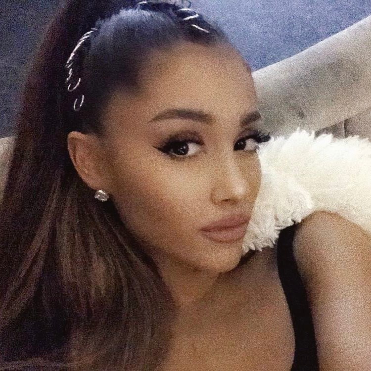 Ariana Grande já está em solo brasileiro!