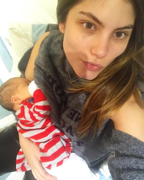 Júlio, filho de Bruna Hamú, aparece todo bravinho em foto