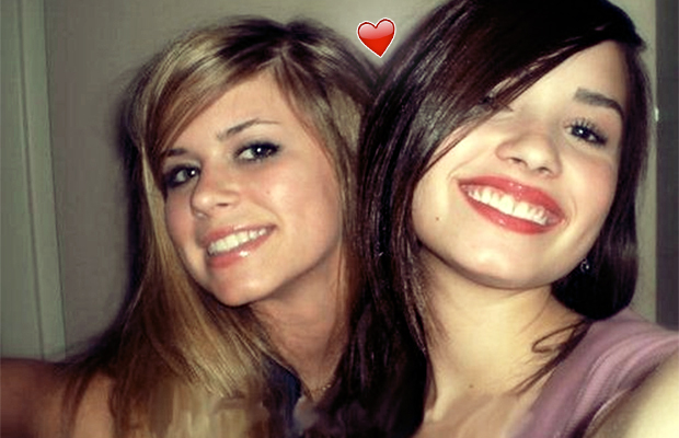 Sabia que a Demi Lovato e a Carlson Young eram melhores amigas?