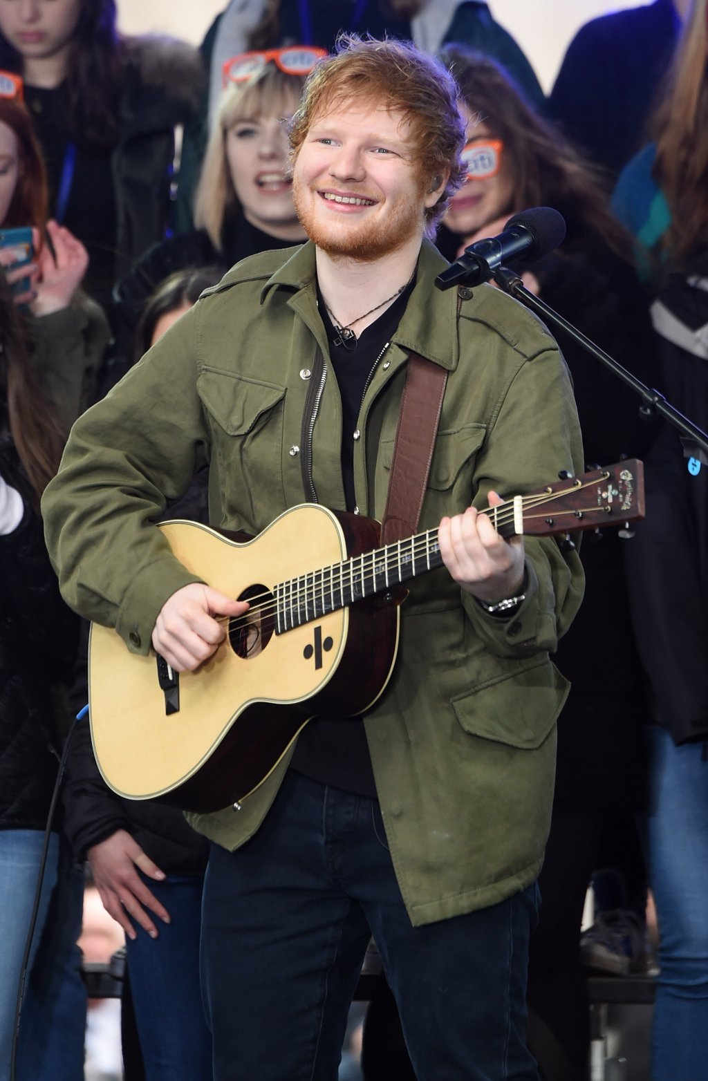 Ed Sheeran revela se vai cantar no casamento do príncipe Harry