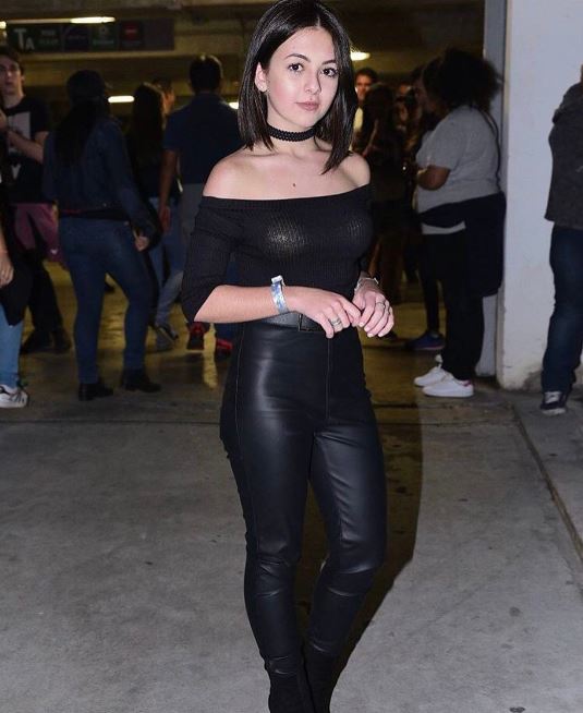 Klara Castanho é a nova rainha dos looks do dia no Instagram