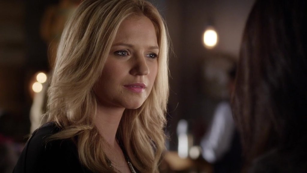 O penúltimo episódio de PLL deu uma das respostas que queríamos