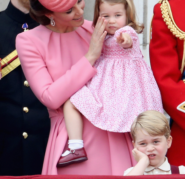 Estão achando que príncipe Louis ~boicotou~o aniversário de Charlotte