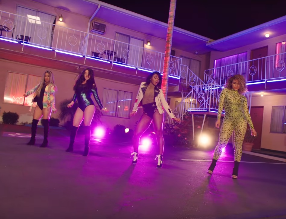 Fifth Harmony se divide em quartos de hotel no clipe de Down