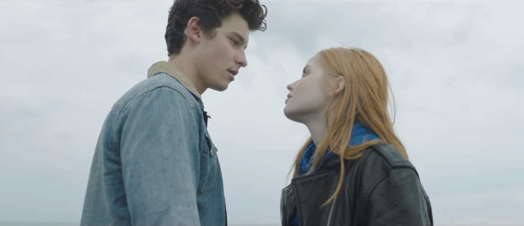 Shawn Mendes vive o romance mais fofo do mundo em novo clipe